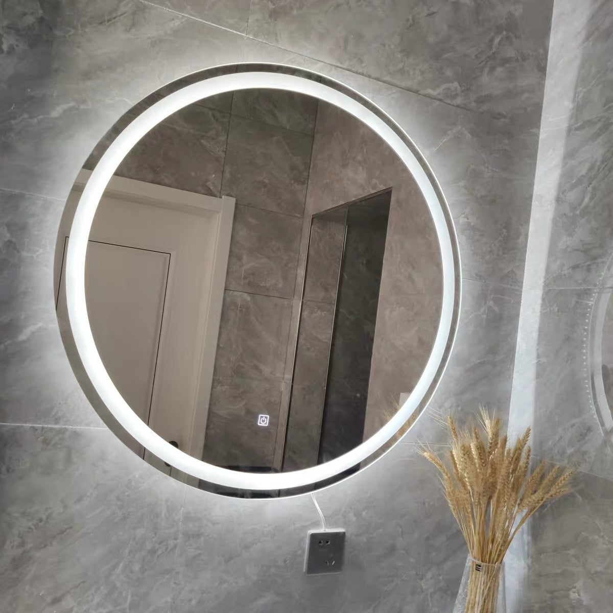 LED Anti-Fog Nordic Bathroom Mirror - Customizable & Luminous