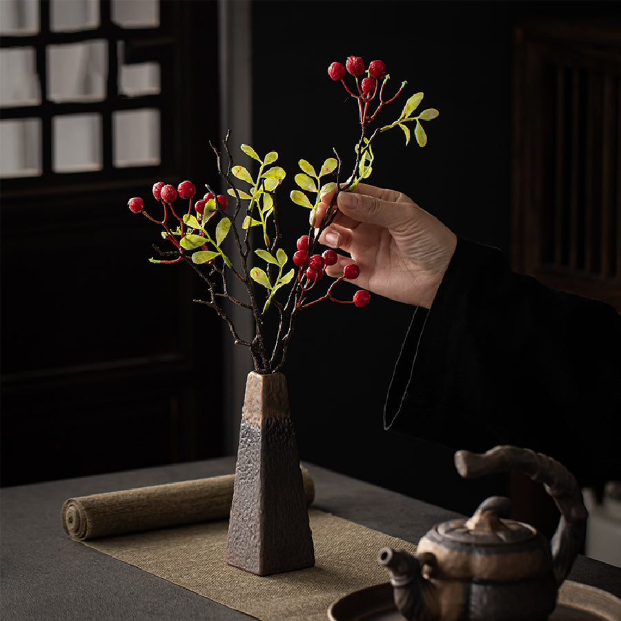 Ceramic Vase: Retro Pottery Mini Vase - Ceramic Tabletop Decor