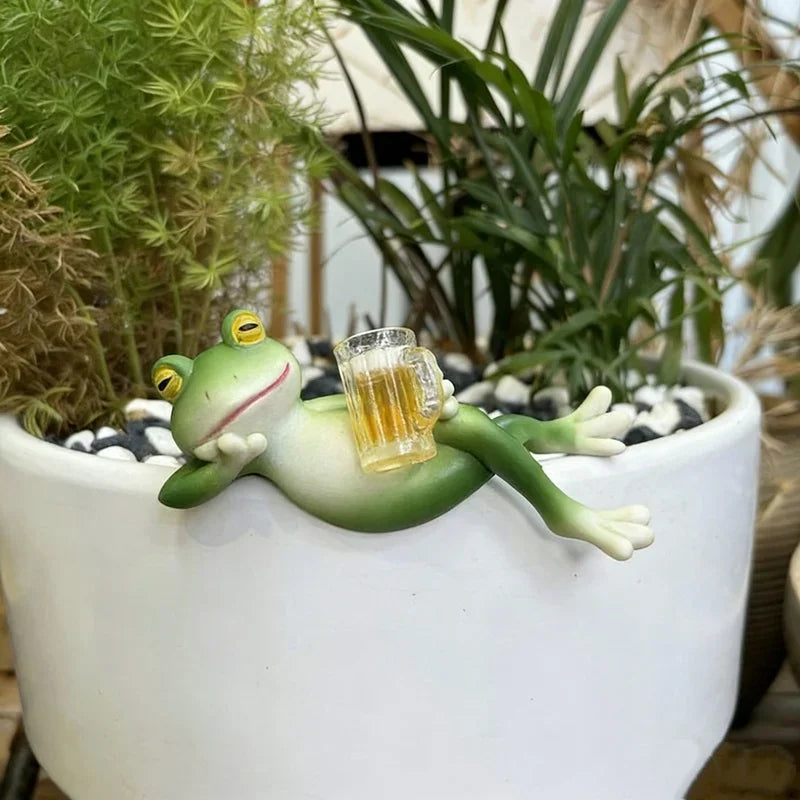 Figurine: Funny Resin Frog Planter Hugger - Tipsy Frog Decor