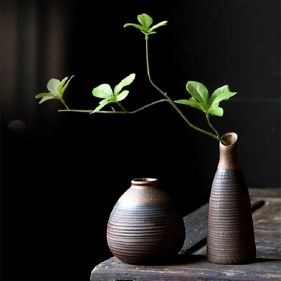 Ceramic Vase: Retro Pottery Mini Vase - Ceramic Tabletop Decor