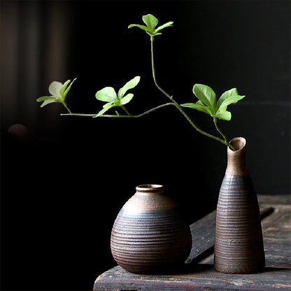 Ceramic Vase: Retro Pottery Mini Vase - Ceramic Tabletop Decor