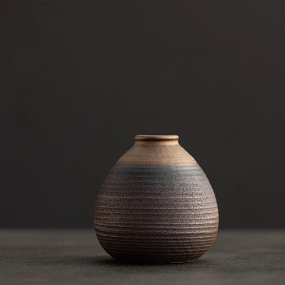 Ceramic Vase: Retro Pottery Mini Vase - Ceramic Tabletop Decor