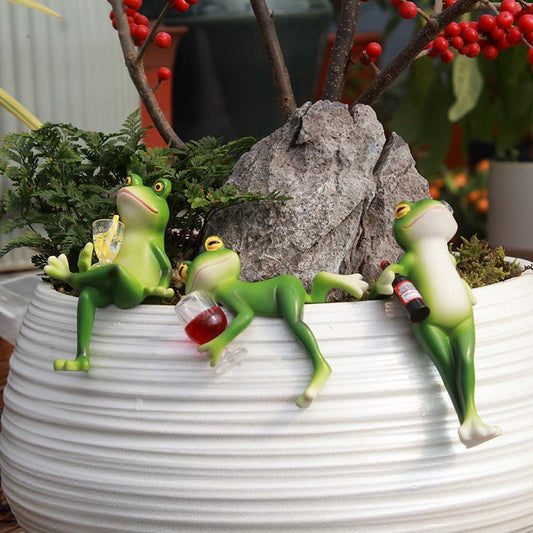 Figurine: Funny Resin Frog Planter Hugger - Tipsy Frog Decor