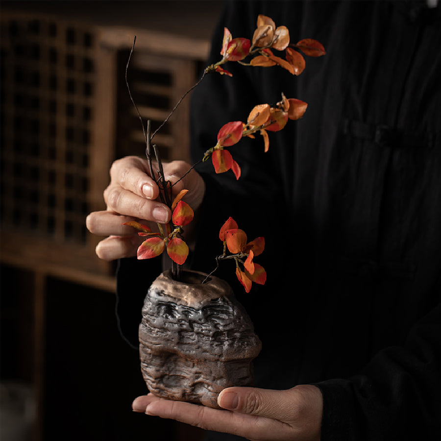 Ceramic Vase: Retro Pottery Mini Vase - Ceramic Tabletop Decor