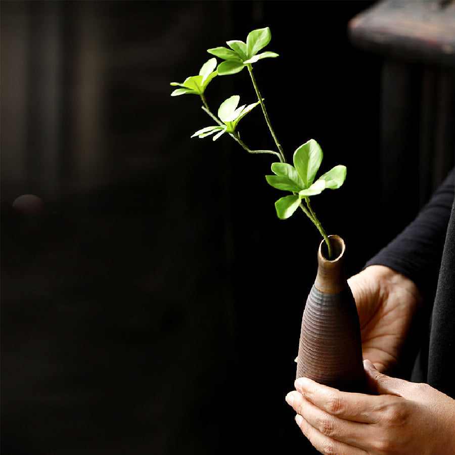 Ceramic Vase: Retro Pottery Mini Vase - Ceramic Tabletop Decor